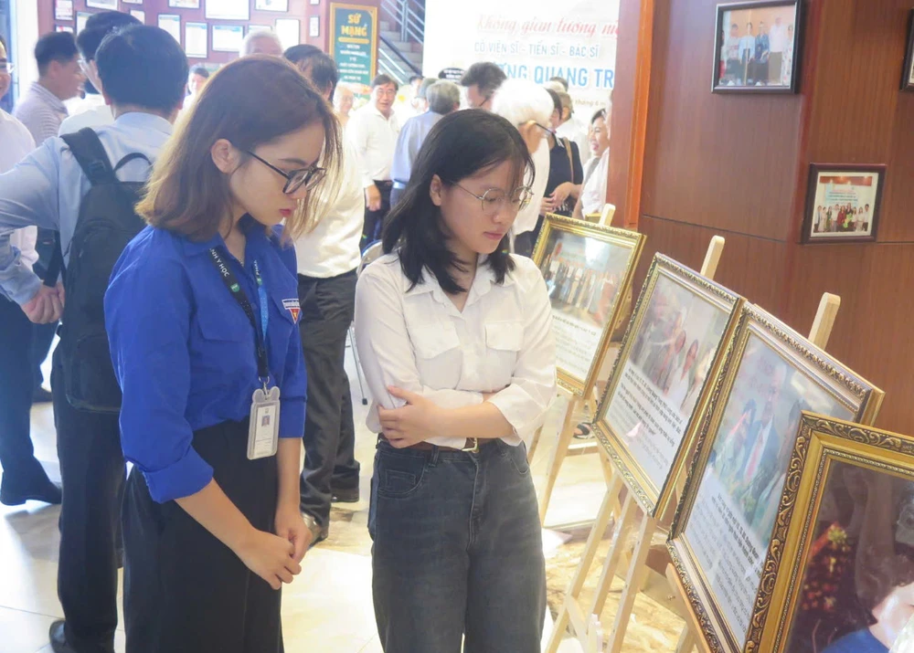 co-vien-si-duong-quang-trung (2).jpg