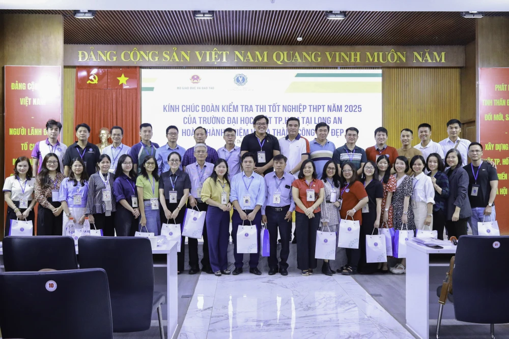 truong-dh-luat-tp-hcm (1).jpg