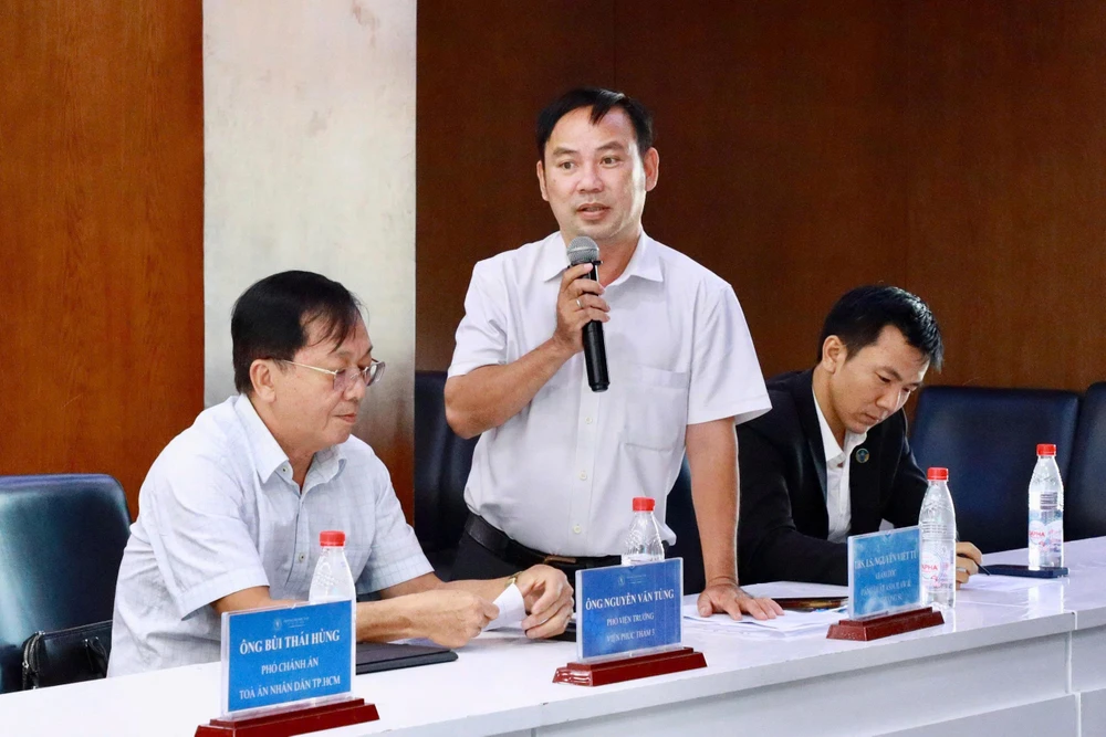 truong-dh-luat-tp-hcm (3).jpg