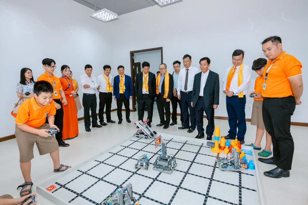 to-hop-giao-duc-fpt (5).jpg