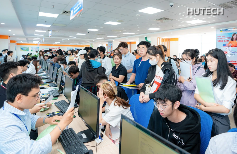 Xác nhận nhập học đại học năm 2025