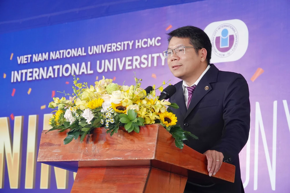 truong-dh-quoc-te-khai-giang (1).jpg