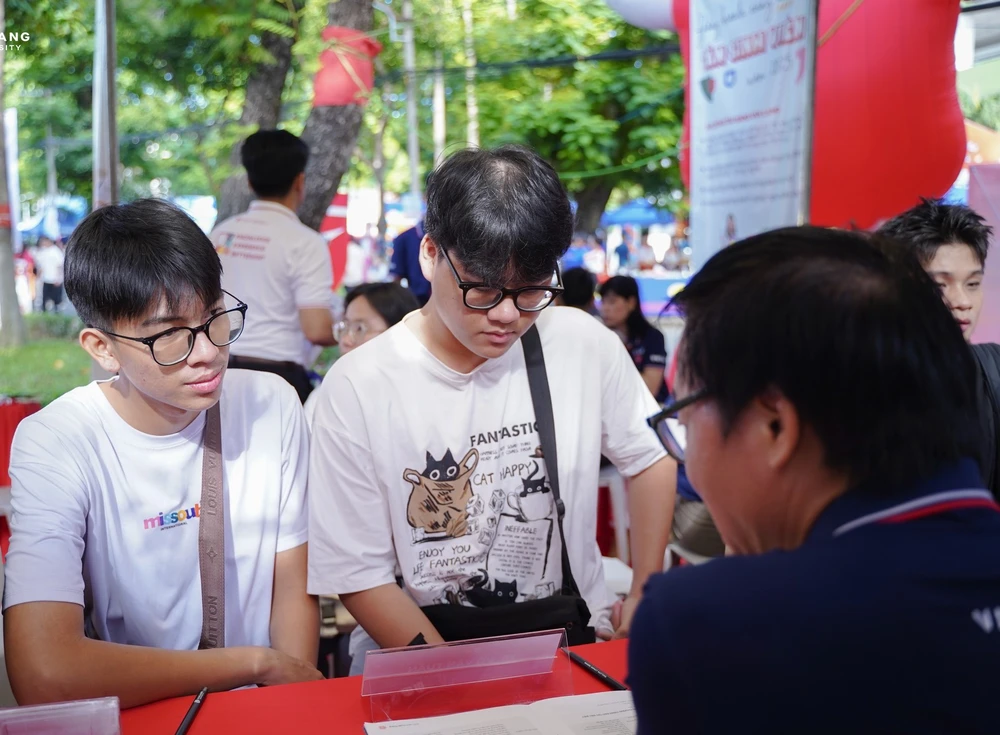 vlu-xet-tuyen-hoc-ba (1).jpg