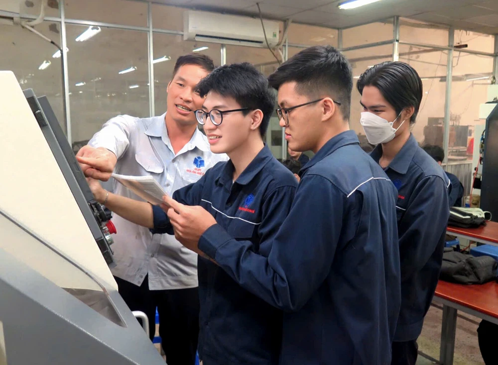 sắp xếp cơ sở giáo dục công lập 2025