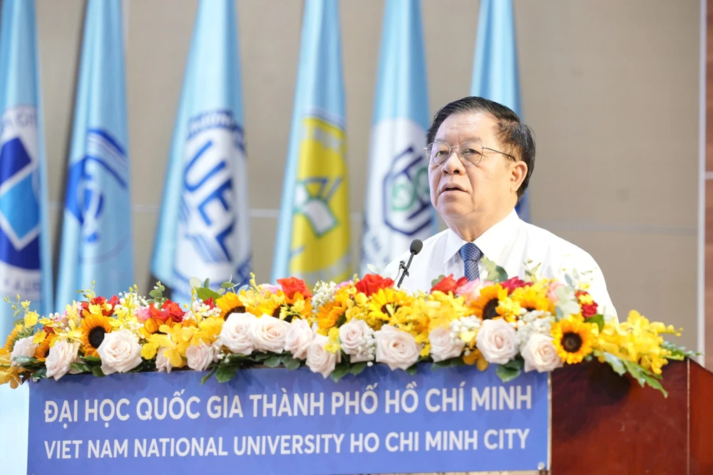 hoi-thao-dai-hoc-tu-chu (3).jpg