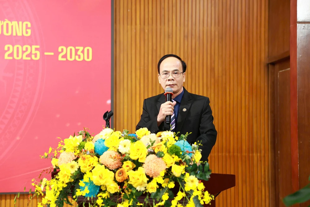 truong-dh-luat-tp-hcm (3).jpg