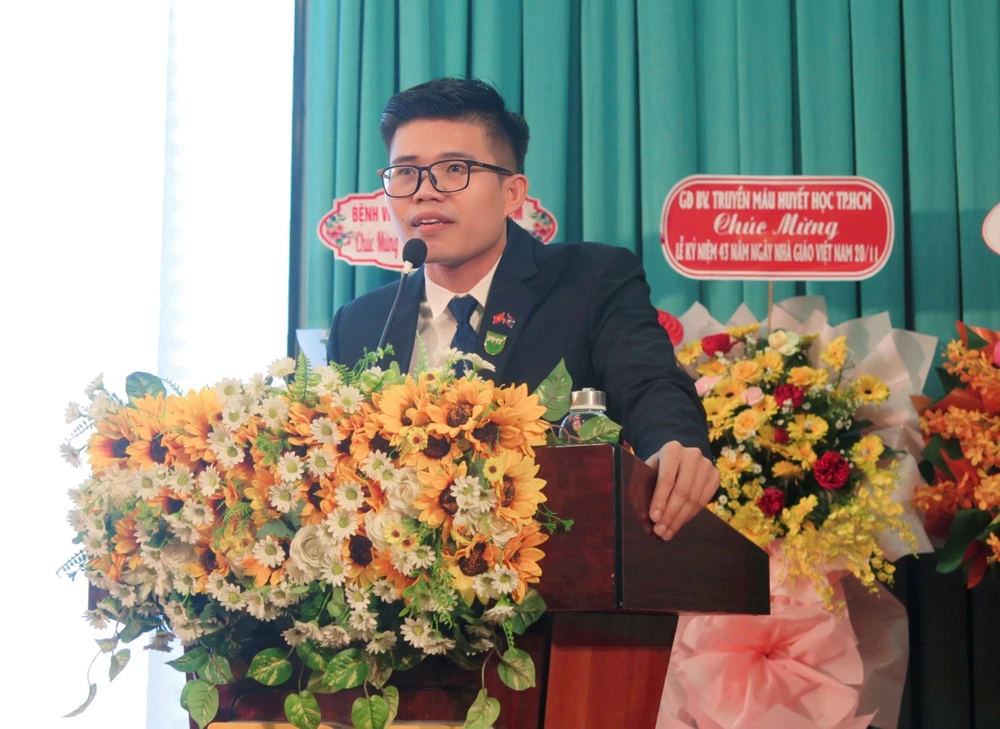 tri-an-thay-co-du-hoc-sinh-lao (1).jpg