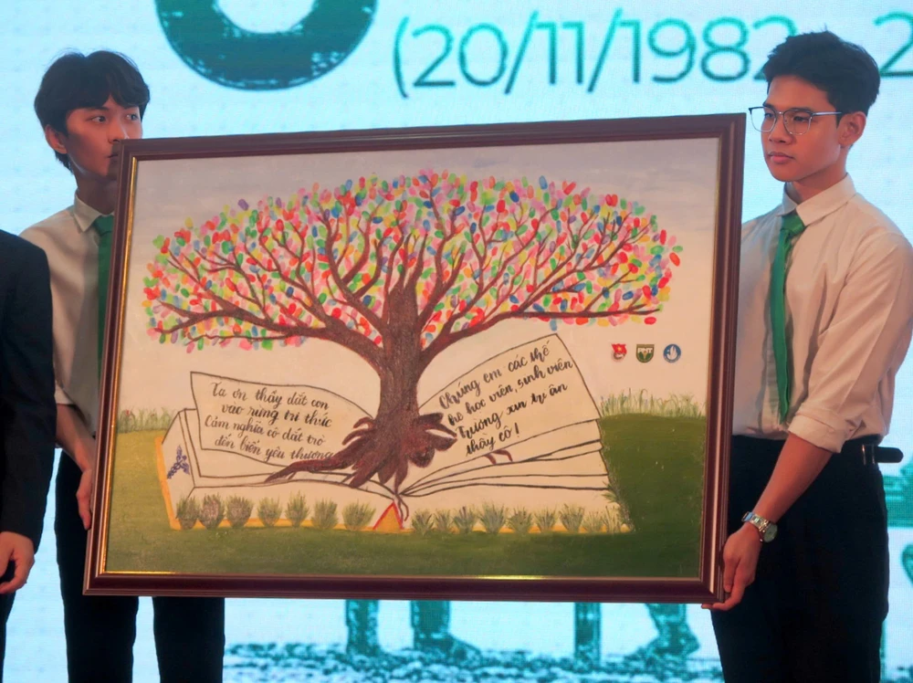 tri-an-thay-co-du-hoc-sinh-lao (2).jpg