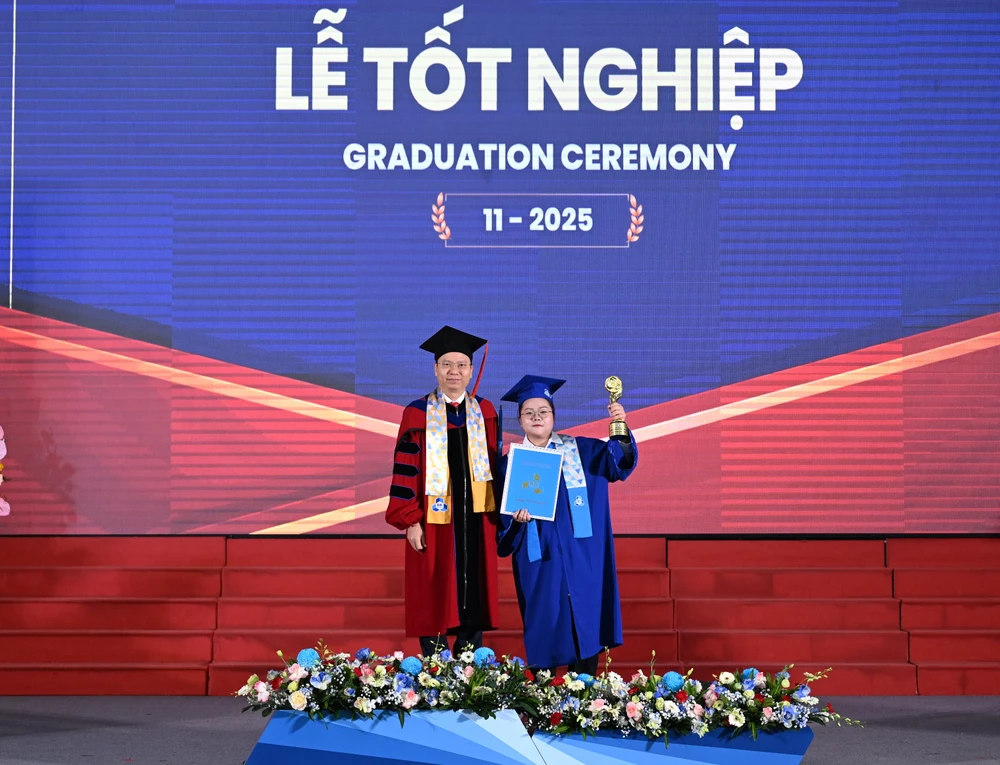 thu-khoa-nu-sinh-truong-dh-bach-khoa (3).jpeg