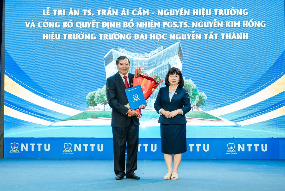 truong-dh-nguyen-tat-thanh (2).jpg