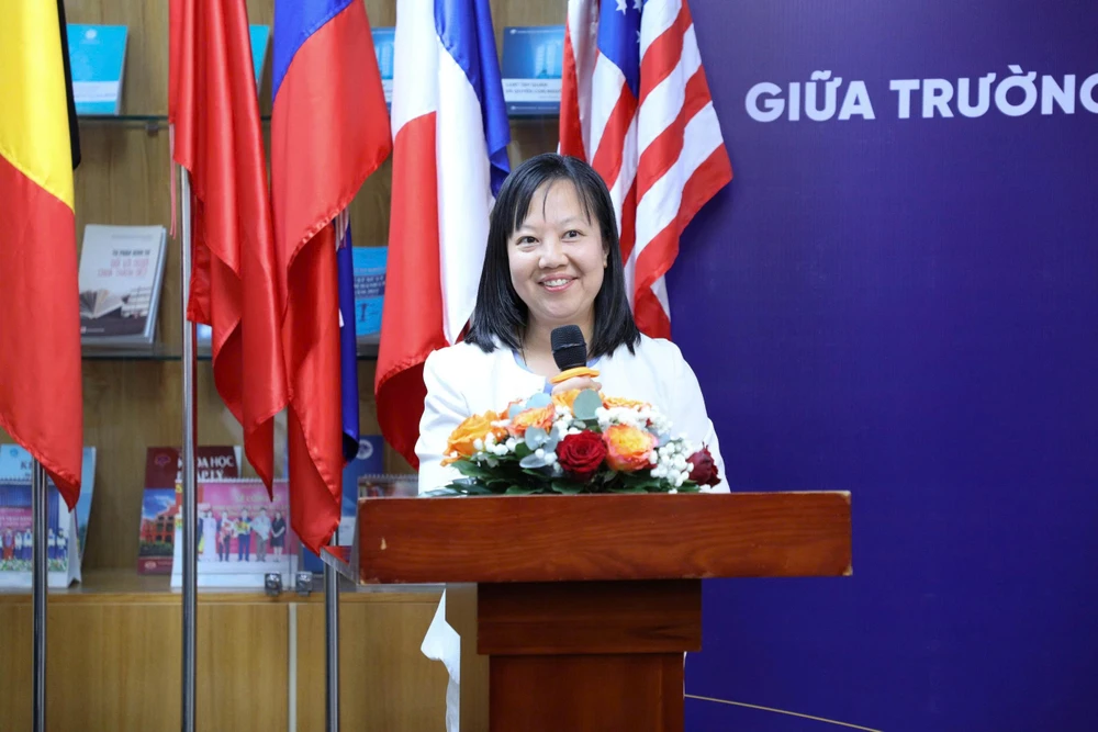 truong-dh-luat-tp-hcm (1).jpg