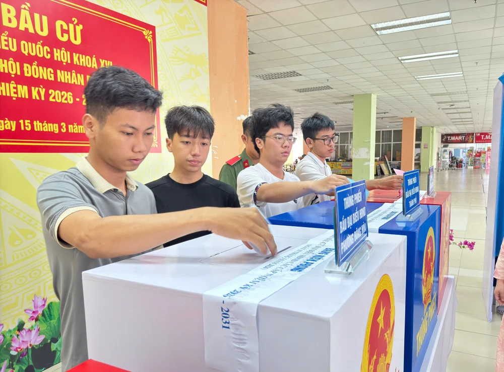 bau-cu-dai-bieu-quoc-hoi-ky-tuc-xa (12).jpg