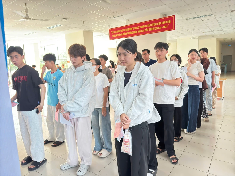 bau-cu-dai-bieu-quoc-hoi-ky-tuc-xa (2).jpg