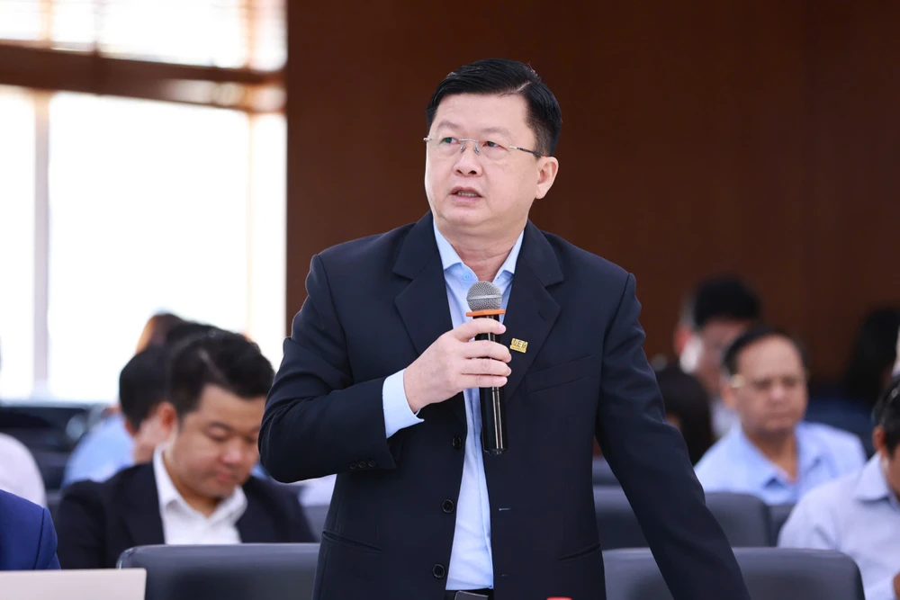 truong-dh-luat-tp-hcm-da-nganh (1).jpg