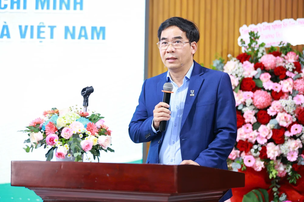 truong-dh-luat-tp-hcm-da-nganh (5).jpg