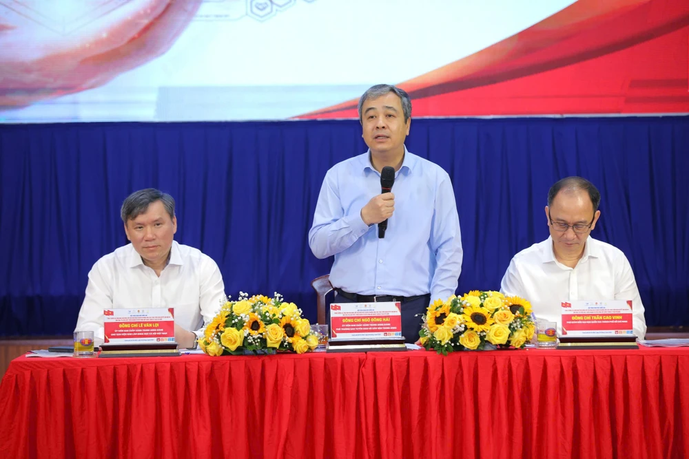 nha-khoa-hoc-xa-hoi-nhan-van (1).jpg