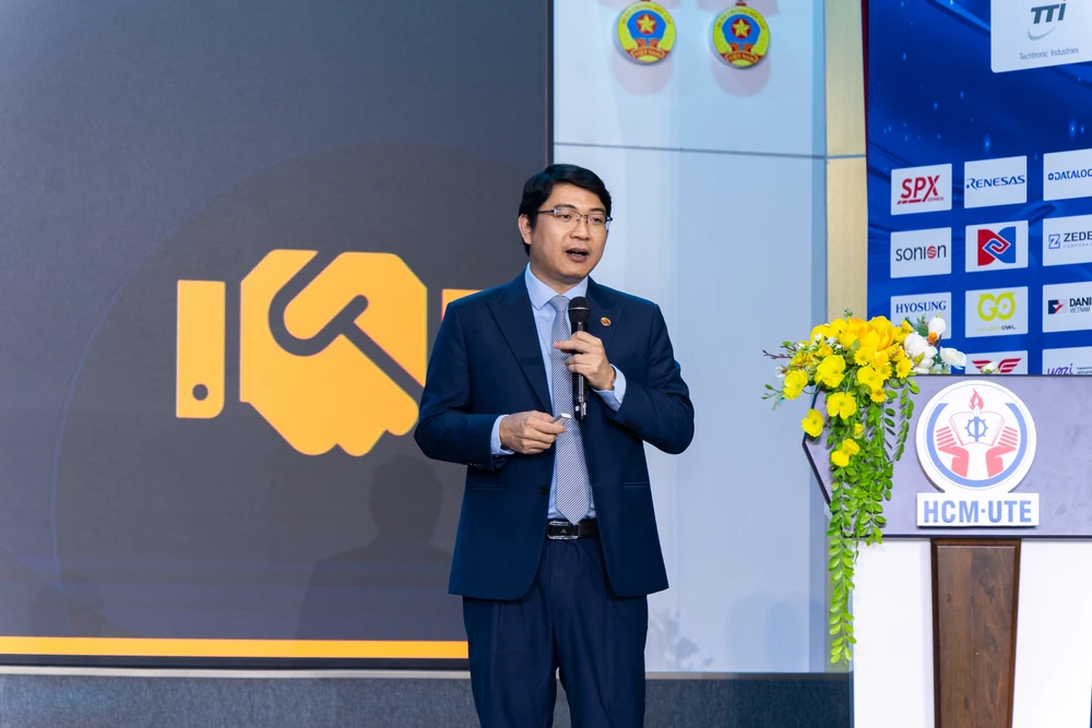 ngay-hoi-viec-lam-doanh-nghiep (1).jpg