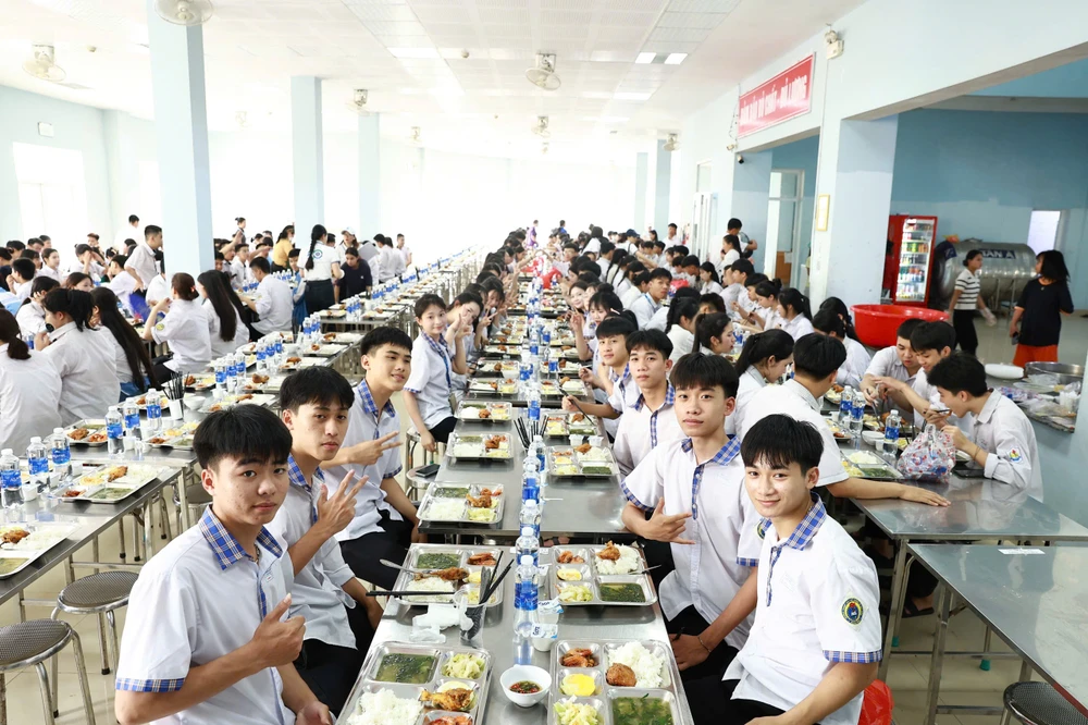 nganh-luat-quang-tri-truong-dai-hoc-luat-tp-hcm (4).jpg