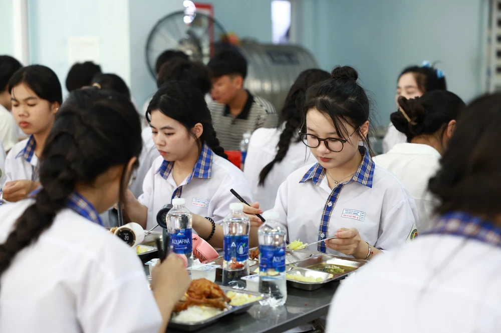 nganh-luat-quang-tri-truong-dai-hoc-luat-tp-hcm (5).jpg