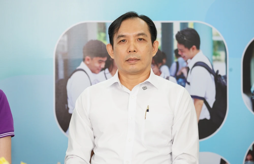 on-thi-cuoi-cap-bao-phap-luat-tp-hcm (12).jpg