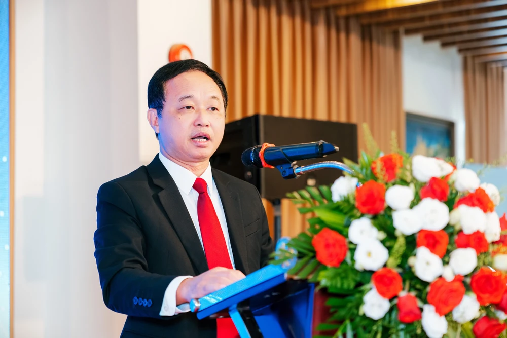 truong-dai-hoc-kinh-te-luat (3).jpg