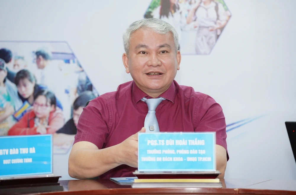 tuyen-sinh-dh-talkshow-bao-phap-luat-tp-hcm (7).jpg