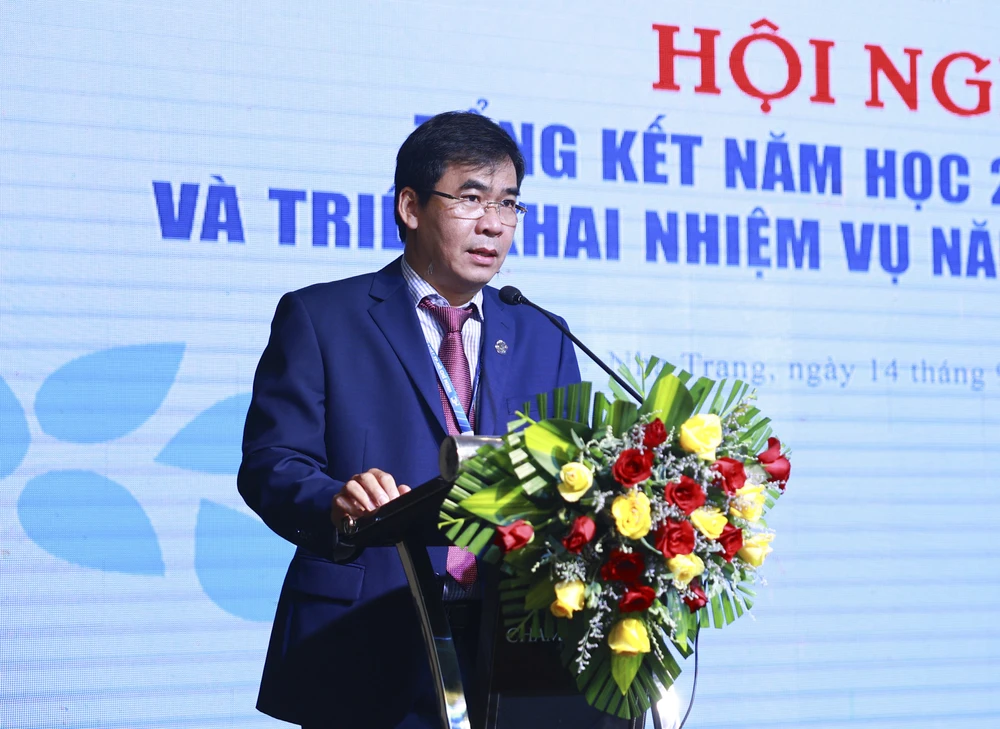 truong-dai-hoc-luat-tp-hcm-hieu-truong.jpg