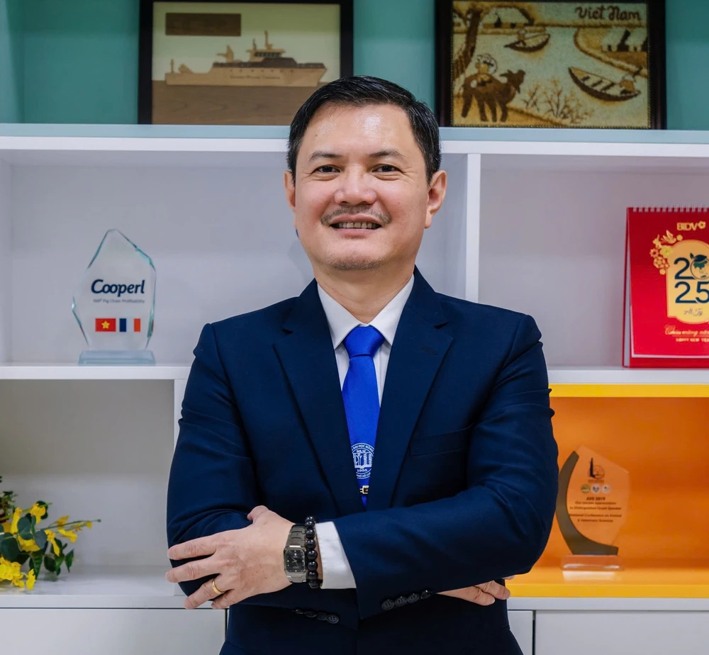 hieu-truong-truong-dh-cong-lam-tp-hcm.jpg
