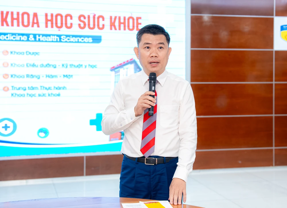 suc-khoe-truong-dai-hoc-cong-nghe-tp-hcm (1).jpg