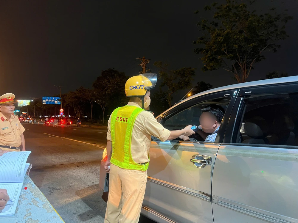 csgt-kiem-tra-hang-tram-phuong-tien-khong-phat-hien-vi-pham-nong-do-con (3).jpg