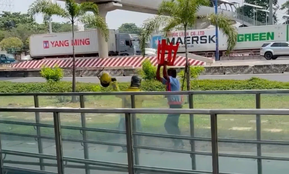 Công an làm việc với bảo vệ Metro số 1 cầm ghế đánh nhau với tài xế xe công nghệ