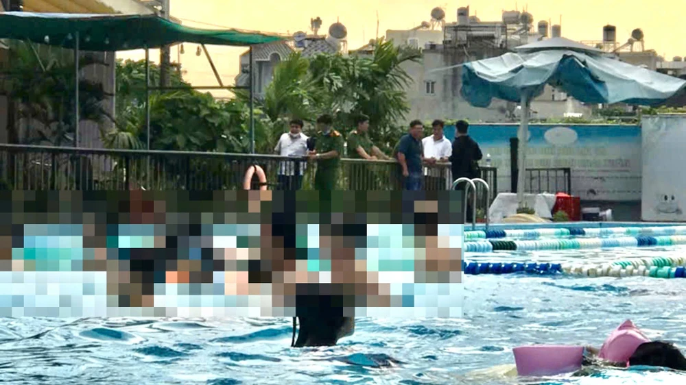 Phát hiện người đàn ông chết đuối tại hồ bơi ở quận 12