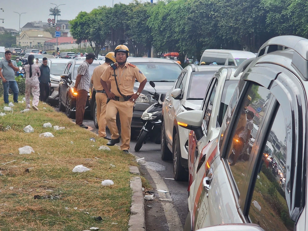 tai-nan-lien-hoan-6-xe-o-to-tren-cau-sai-gon (5).jpg