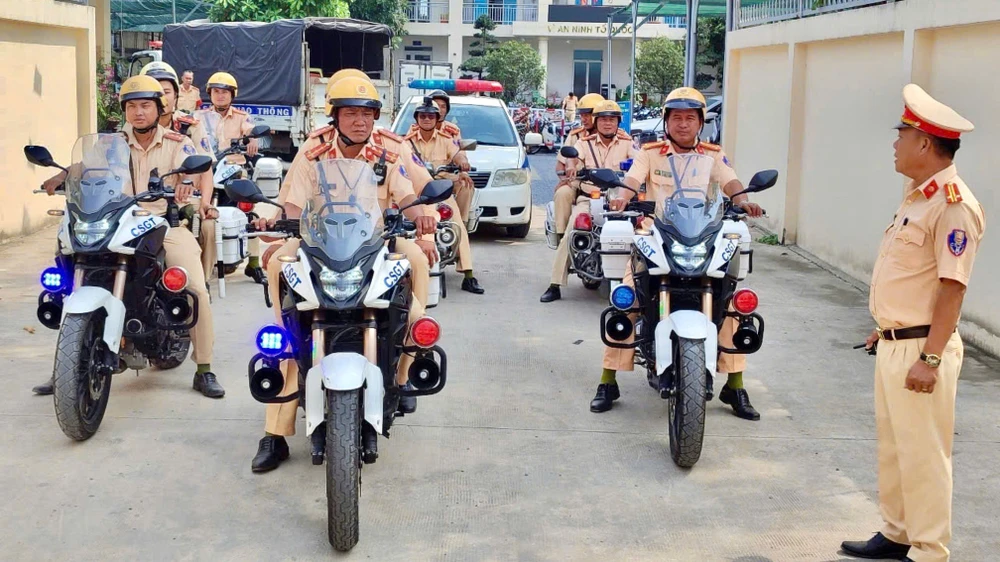 CSGT TP.HCM đồng loạt ra quân đảm bảo an toàn giao thông dịp lễ Giỗ tổ Hùng Vương