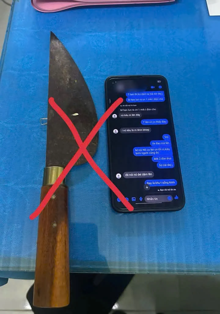 ngan-chan-hai-nhom-hoc-sinh-mang-dao-bau-di-giai-quyet-mau-thuan (1).jpg