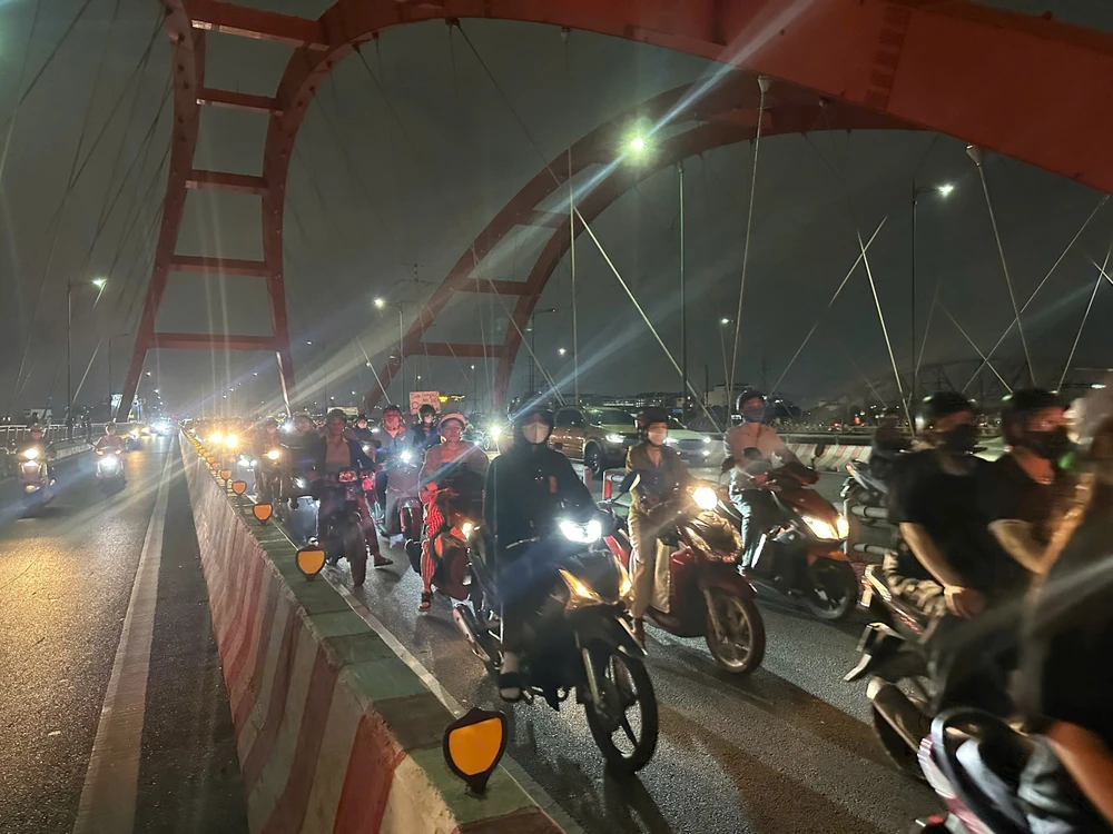 dang-ket-xe-nghiem-trong-tren-duong-pham-van-dong-tu-quan-binh-thanh-noi-dai-tp-thu-duc (7).jpg