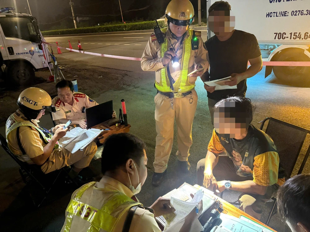 Xử phạt nhiều tài xế vi phạm tốc độ vào ban đêm