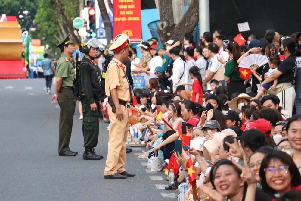 luc-luong-csgt-tp-hcm-san-sang-cho-le-ky-niem-30-4 (1).jpg