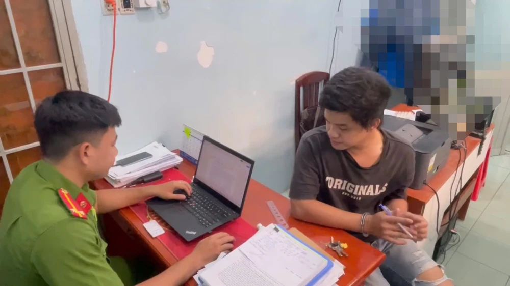 Đồng Nai: Bắt quả tang 2 nam thanh niên tàng trữ, mua bán trái phép chất ma túy