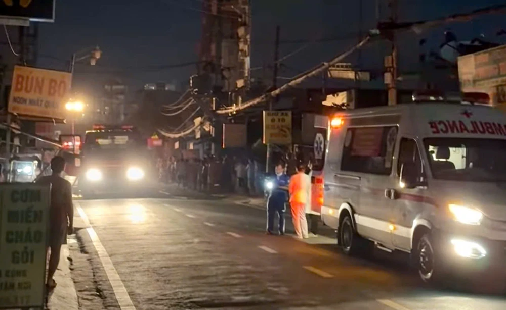 chay-nha-trong-hem-o-quan-7-cot-khoi-boc-cao-hang-chuc-met (2).jpg