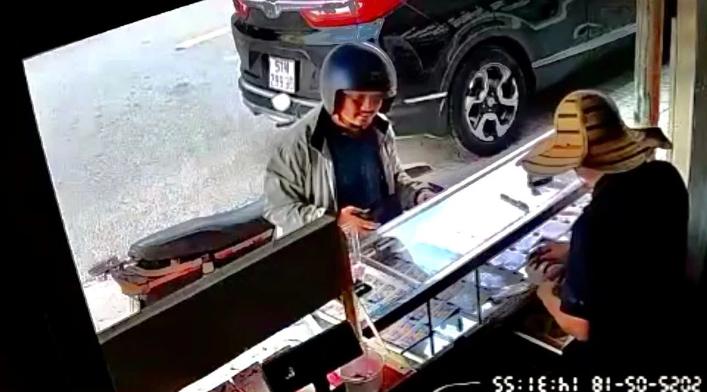 Chủ đại lý vé số bị lừa đổi vé số giả, mất gần 6 triệu đồng ở TP Thủ Đức