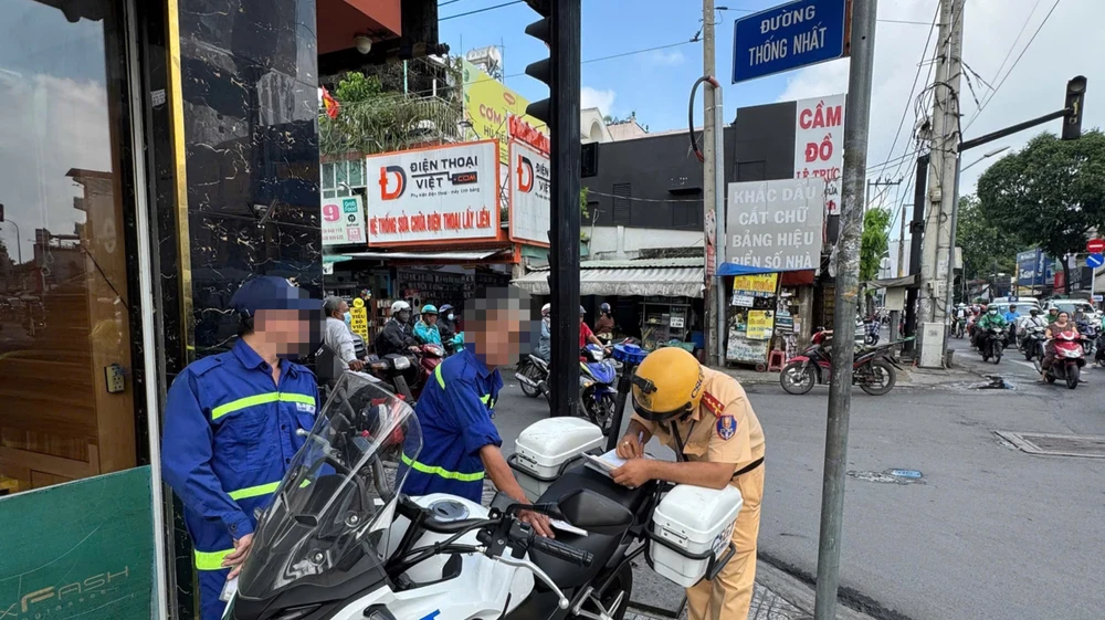nguoi-dan-thap-thom-lo-so-vi-lien-tiep-xay-ra-tai-nan-chet-nguoi-tren-duong-quang-trung-quan-go-vap (8).jpg