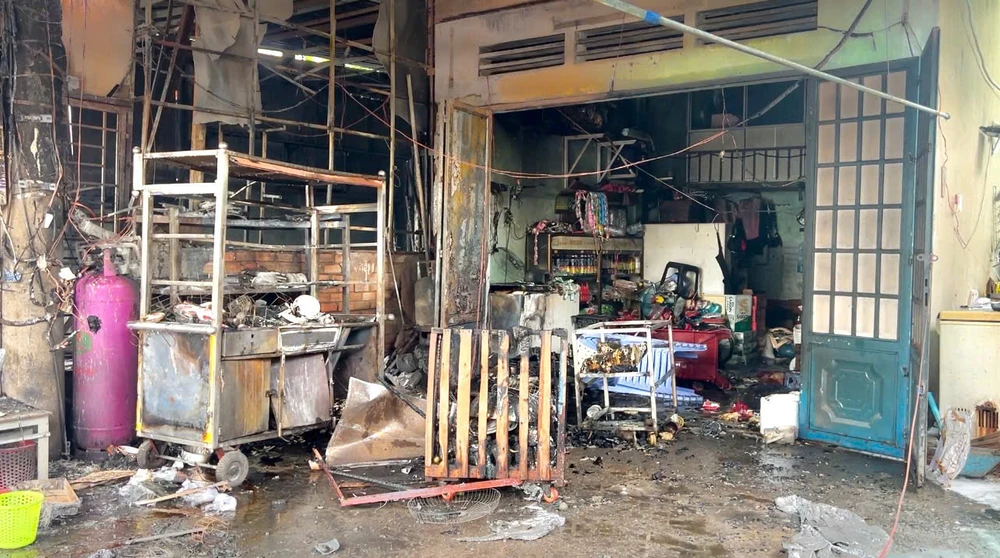 chay-lon-tiem-spa-o-tp-di-an-nhieu-tai-san-bi-thieu-rui (2).jpg