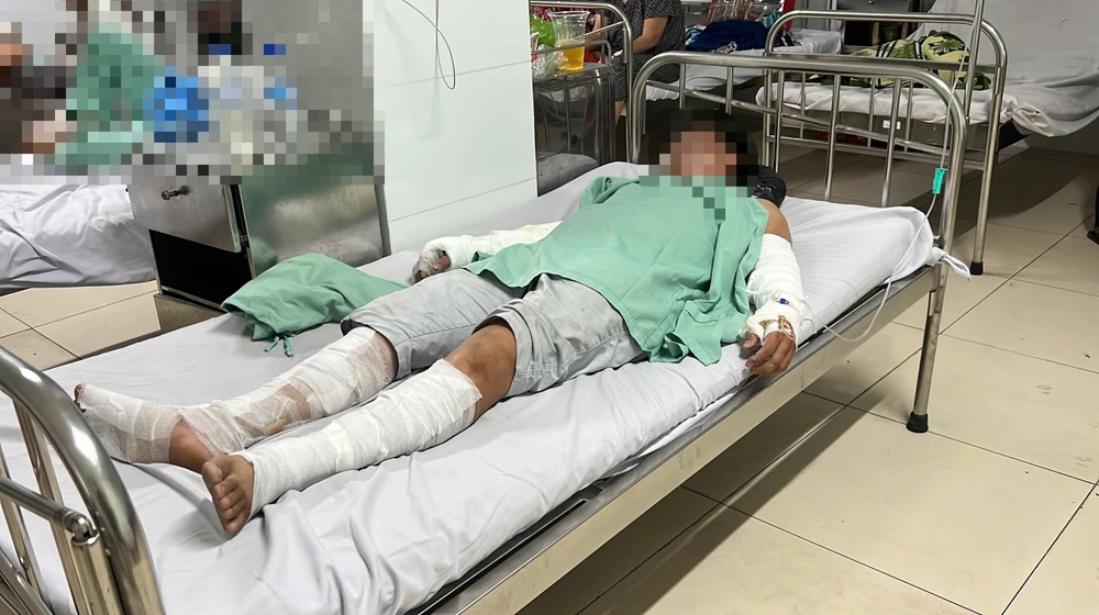 nguoi-dan-ong-tuoi-xang-doa-vo-lam-chay-tiem-spa-va-nhieu-tai-san-o-tp-di-an-noi-gi (2) - Copy.jpg