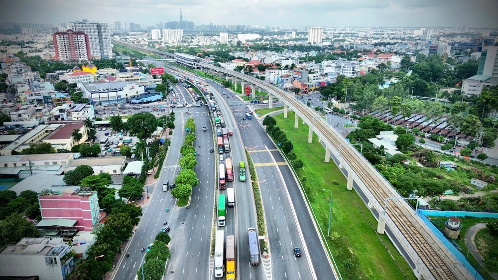 ket-xe-nghiem-trong-trong-nhieu-gio-o-cua-ngo-phia-dong-tp-hcm (1).jpg