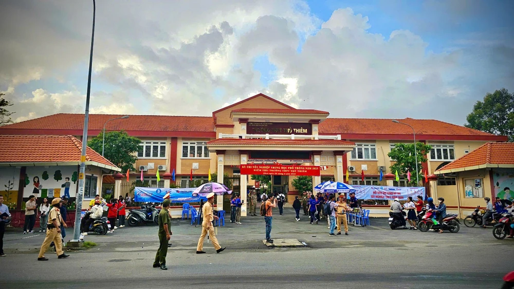 CSGT triển khai các tổ công tác hỗ trợ thí sinh dự thi THPT Quốc gia 2025