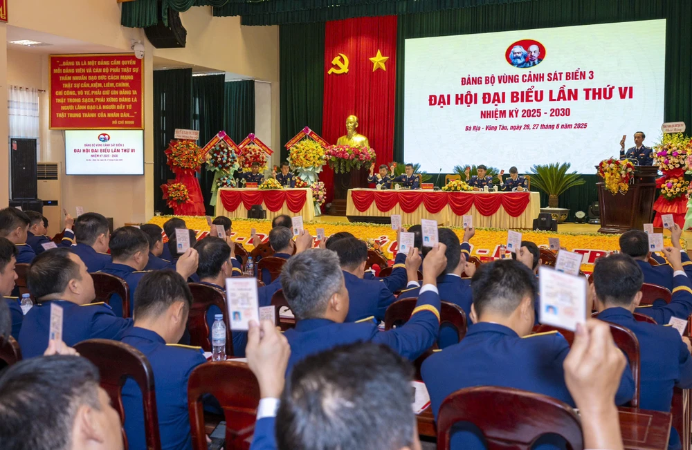 dai-hoi-dang-bo-vung-canh-sat-bien-3-lan-thu-vi-doan-ket-dan-chu-tri-tue (2).jpg
