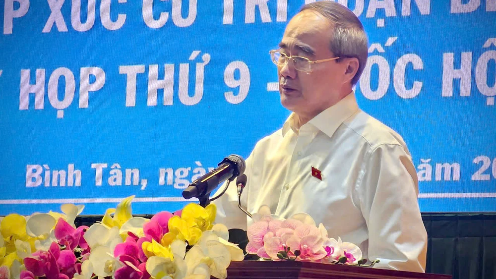 cu-tri-quan-binh-tan-ban-khoan-nhieu-via-he-bi-chiem-dung-lam-noi-kinh-doanh (1).jpg