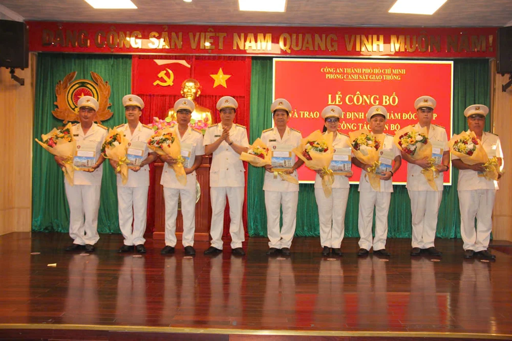 cong-bo-quyet-dinh-nhan-su-phong-csgt-cong-an-tp-hcm (1).jpg