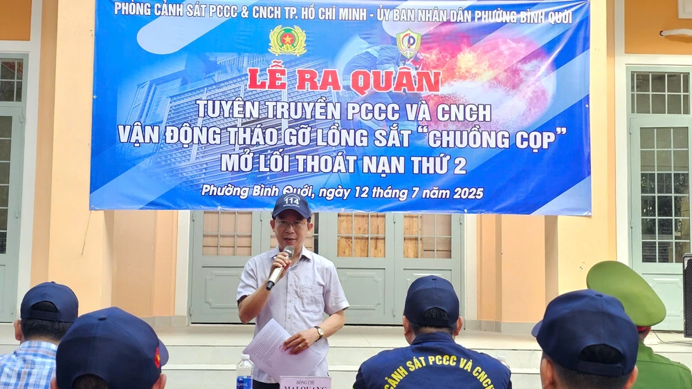 tp-hcm-thao-do-khung-sat-chuong-cop-mo-loi-thoat-hiem-thu-hai (4).jpg